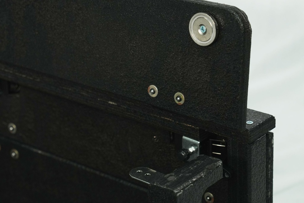 ShowCase M32R Console Case